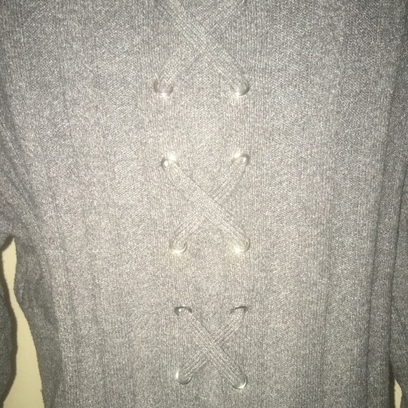 Gray sweater - Picture 3 of 3